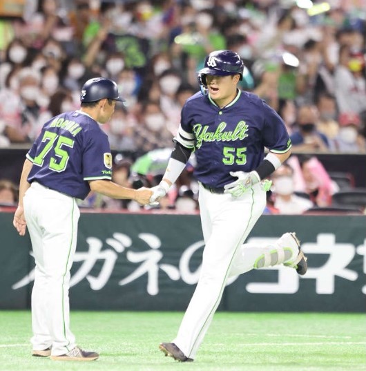 村上18号2ランで1点差出典日刊スポーツ撮影・梅根麻紀